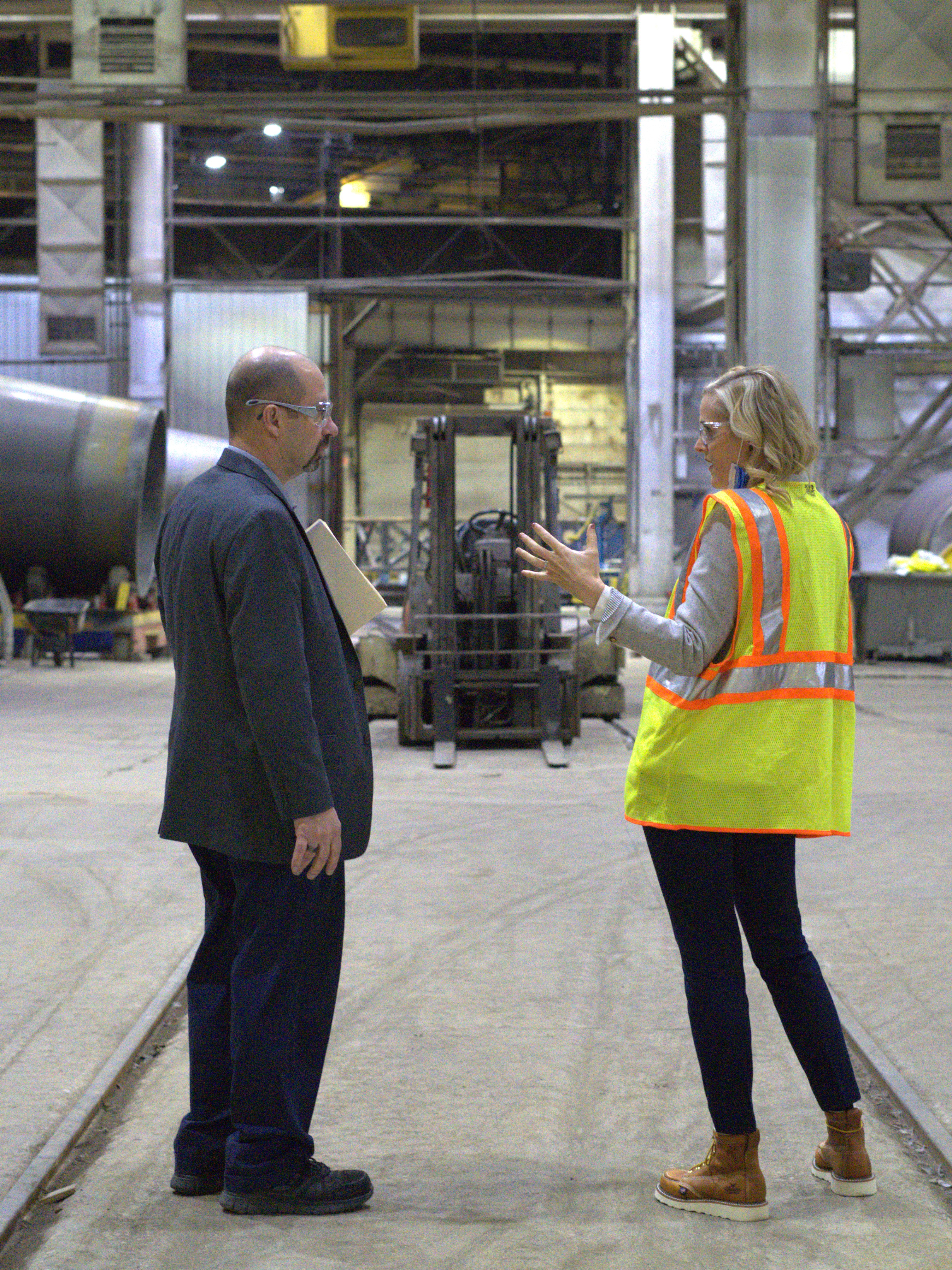 Sec. Godlewski visits a factory.